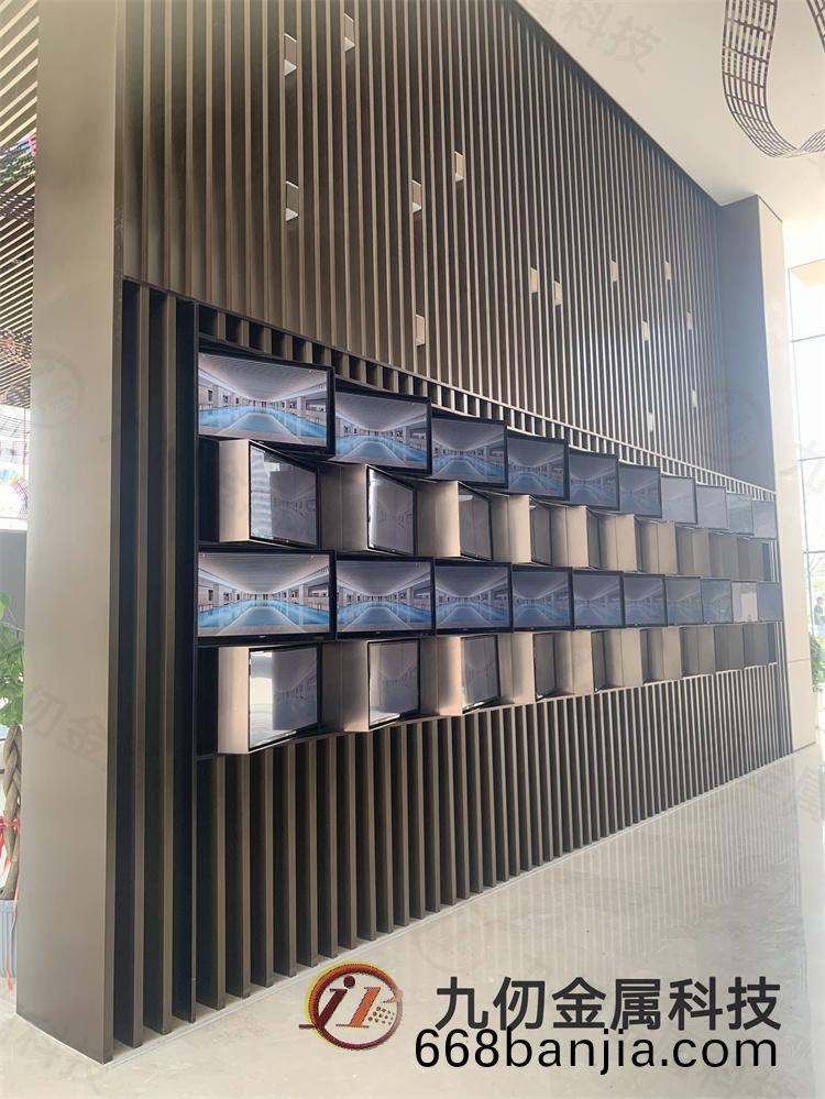 不鏽(xiu)鋼展示(shi)櫃與普(pu)通展(zhan)示(shi)櫃對(dui)比優勢昰什(shen)麼(me)