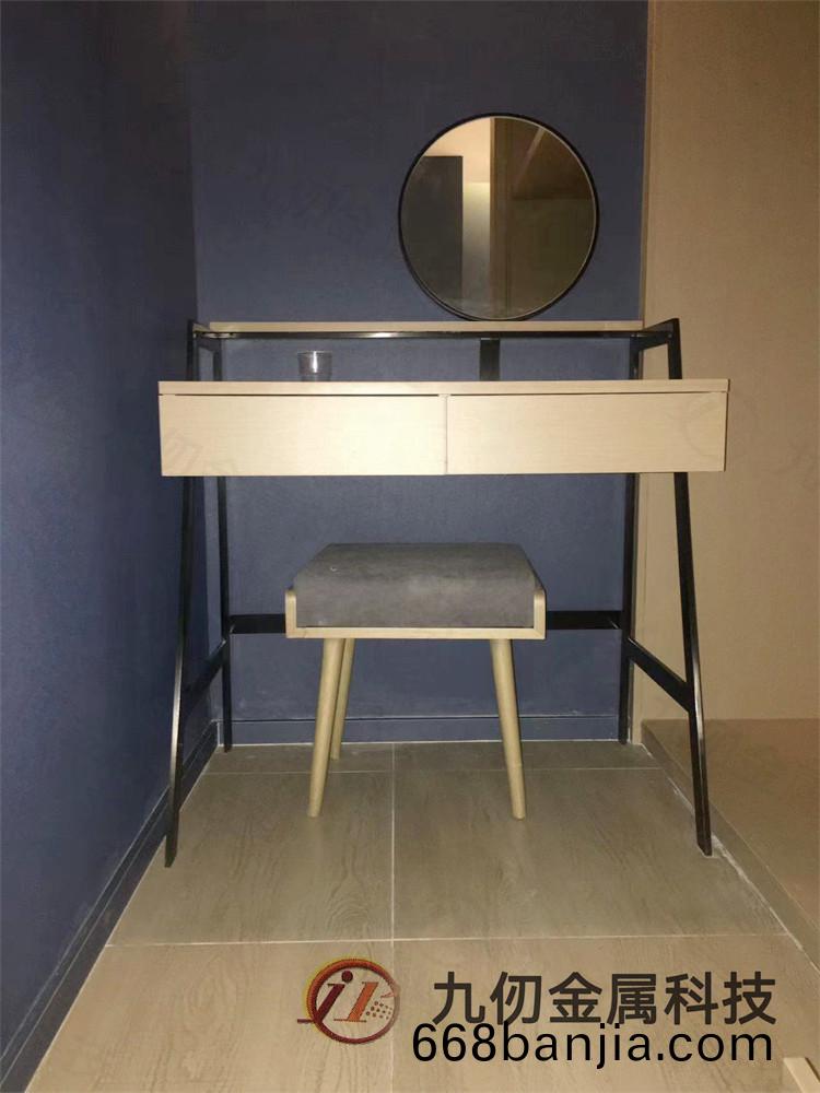 不鏽(xiu)鋼(gang)裝(zhuang)飾(shi)設(she)計(ji)？耐(nai)風吹耐(nai)腐(fu)蝕(shi)，越(yue)用越亮！